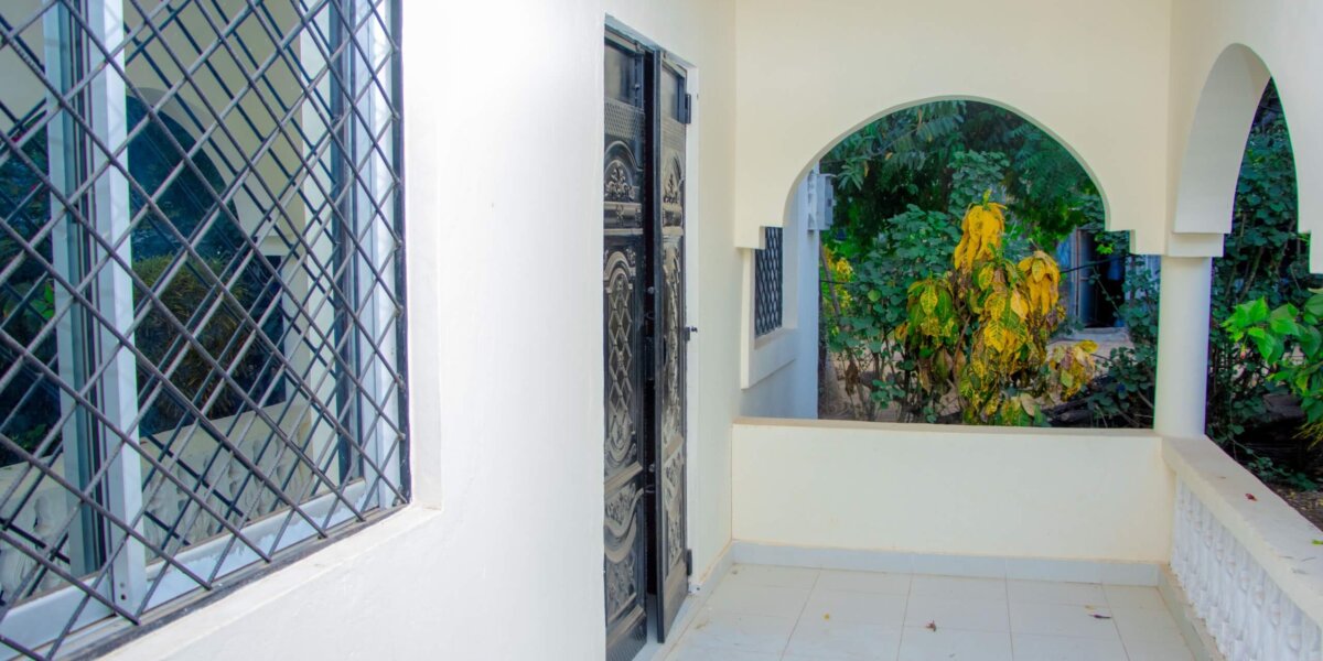 BASI 3 BEDROOM BUNGALOW FOR RENT