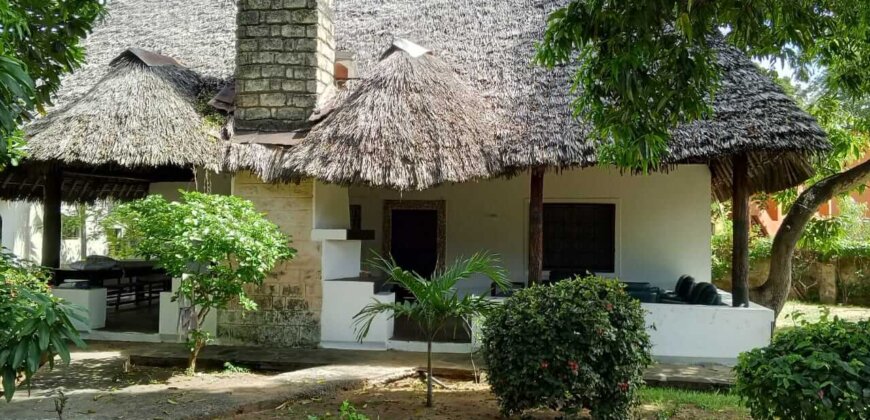 CHARMING MAKUTI HOUSE FOR RENT IN KILIFI BOFA