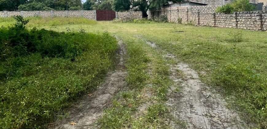 PLOT FOR SALE NEAR OLD FERRY ROAD